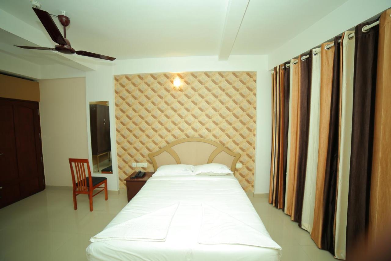 Hotel Falcon Thiruvananthapuram Exterior foto