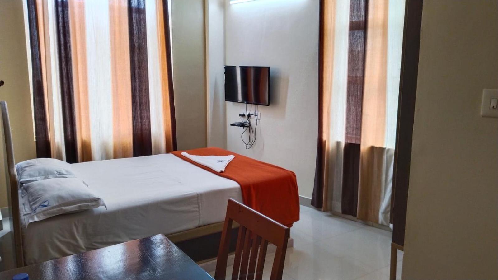 Hotel Falcon Thiruvananthapuram Exterior foto